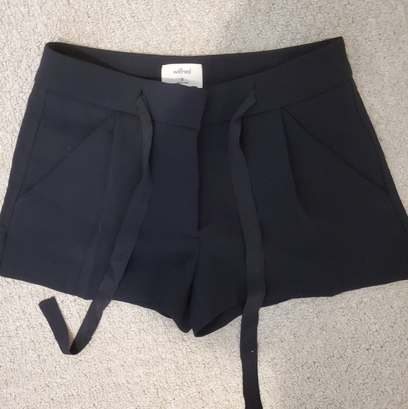 Aritzia Wilfred Exergue Shorts - Picture 3 of 3